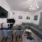 White Star - With Parking Appartement *
