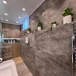 White Star - With Parking Appartement Tirana