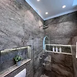 White Star - With Parking Appartement