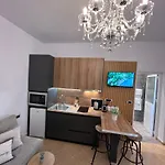 White Star - With Parking Appartement Tirana