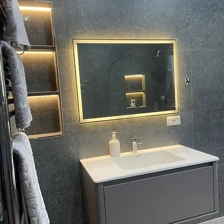 White Star Villa - Studio Apartments With Parking