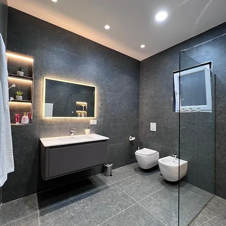 White Star Villa - Studio Apartments With Parking *