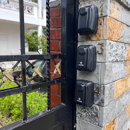 White Star Villa - Studio Apartments With Parking טיראנה