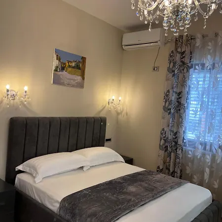 White Star Villa - Studio Apartments With Parking דירה