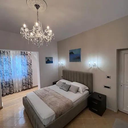 White Star Villa - Studio Apartments With Parking *