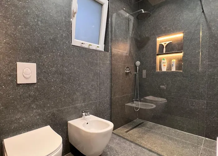 White Star - With Parking Appartement Tirana