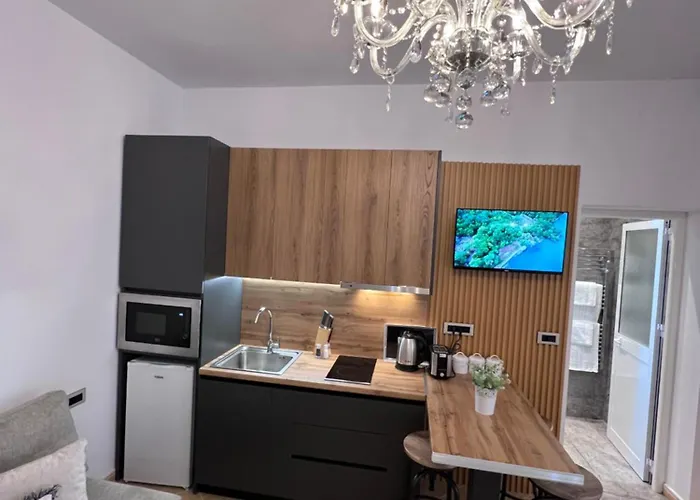 White Star - With Parking Appartement Tirana