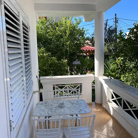 White Star Villa - Studio Apartments With Parking شقة تيرانا