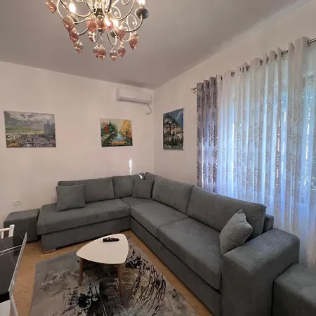 White Star Villa - Studio Apartments With Parking *