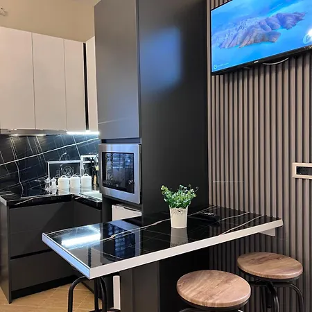 White Star Villa - Studio Apartments With Parking تيرانا