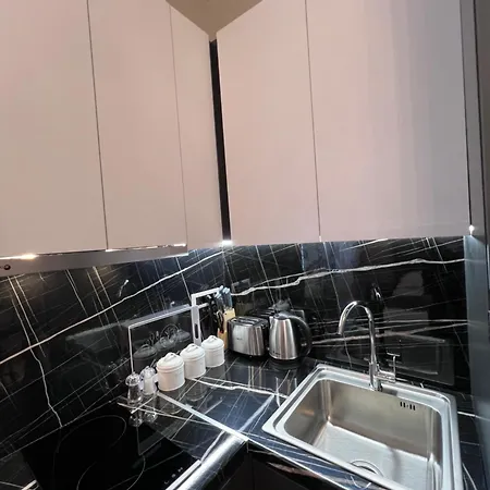 White Star Villa - Studio Apartments With Parking شقة *