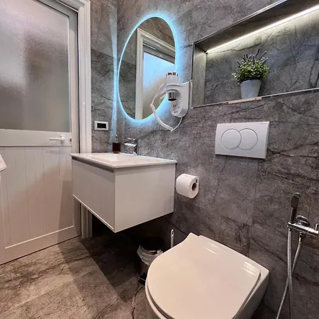 White Star Villa - Studio Apartments With Parking شقة