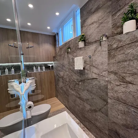 White Star Villa - Studio Apartments With Parking * تيرانا